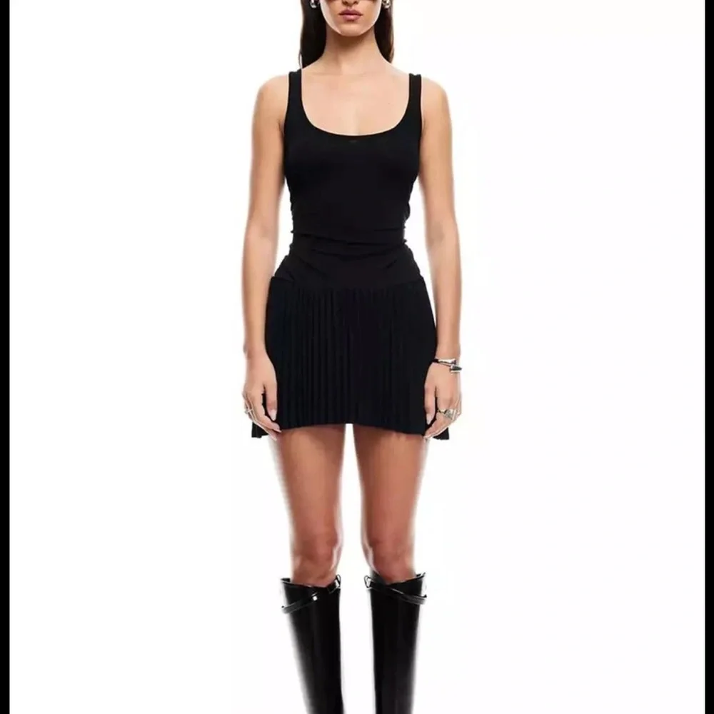 Lioness Elegant Black Sleeveless Mini Dress - Picture 5 of 8